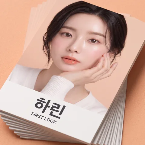 쌓인 카드 더미