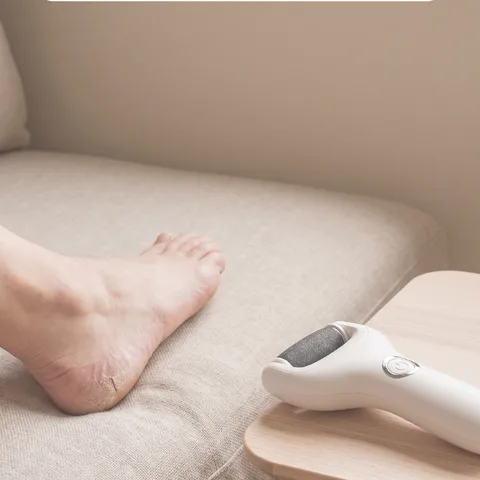 勾丝袜的白色脚后跟