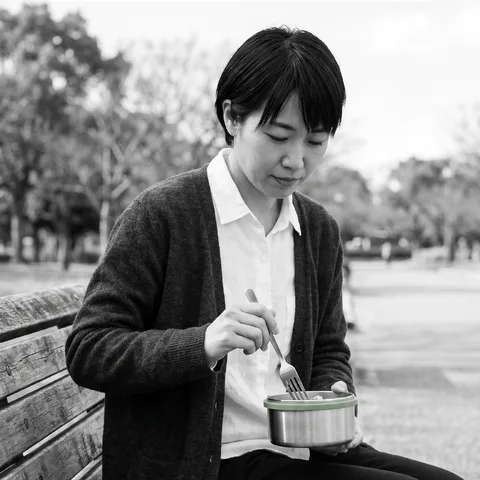 在户外享用精致一餐
