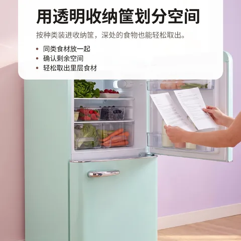 用透明收纳筐划分空间